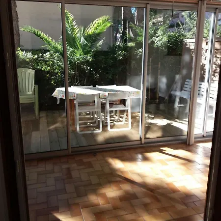Rez De Jardin 4-6 Pers Res Eureka * 아그